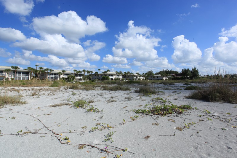 Pictures Gulffront Condominium, beachfront condo